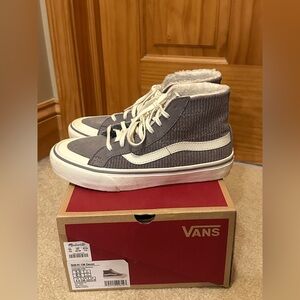 Madewell Vans Women's 6.5
Grey Decon Sk8-Hi
Corduroy Sherpa Hi High Top Sneakers